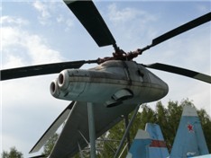 Один из двух винтов вертолета Ми-12