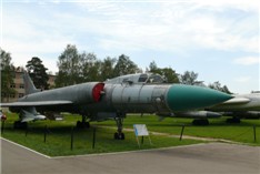 Всепогодный сверхзвуковой истребитель-перехватчик Ту-128 (1960)